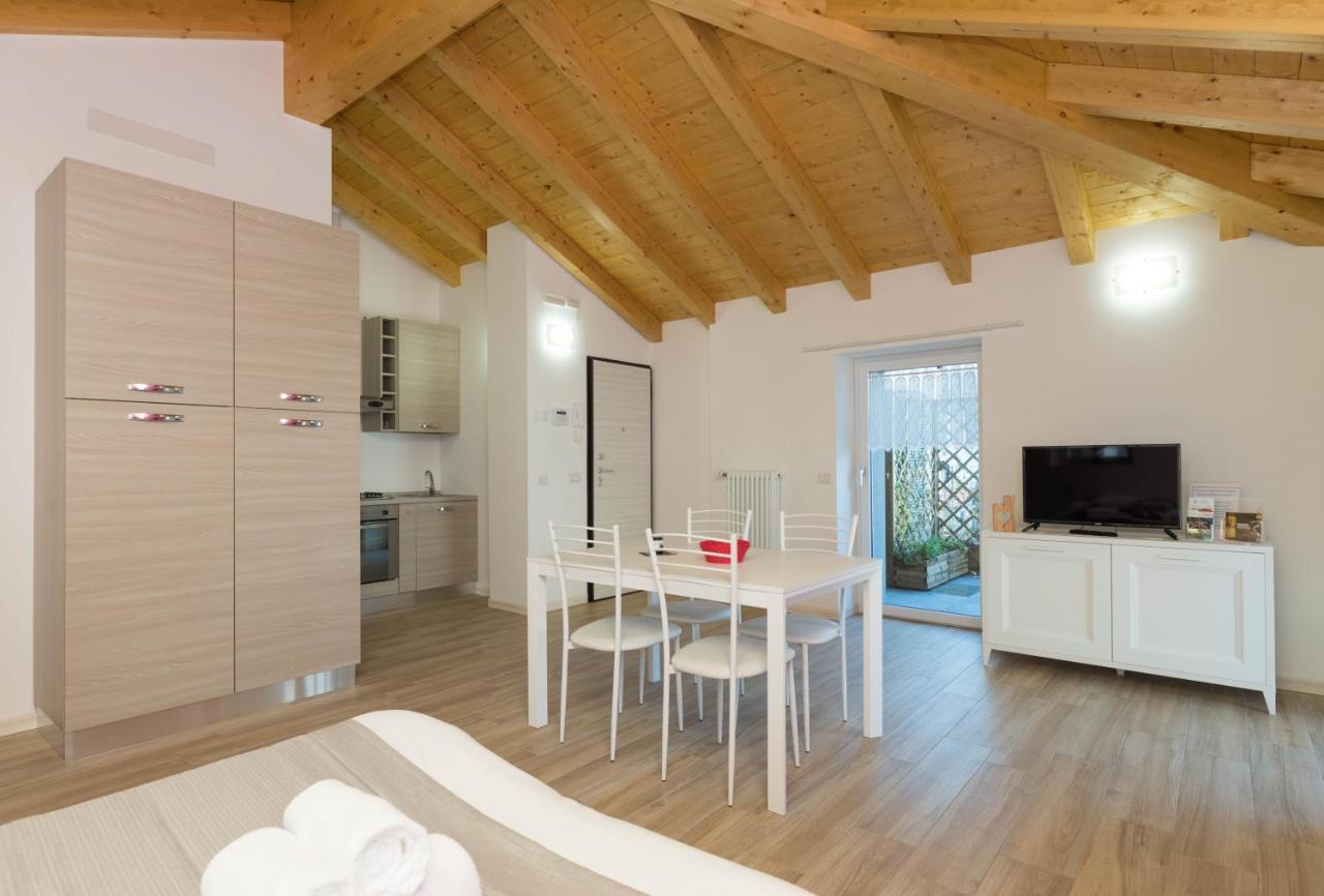 Residenze Lariane Apartment Колико Екстериор снимка