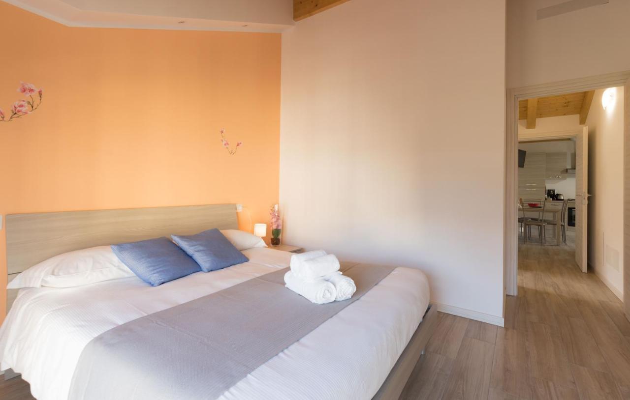 Residenze Lariane Apartment Колико Екстериор снимка